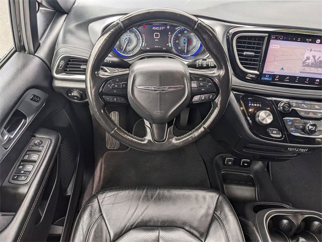 Certified 2021 Chrysler Pacifica Touring-L w/ S Appearance Package image 11