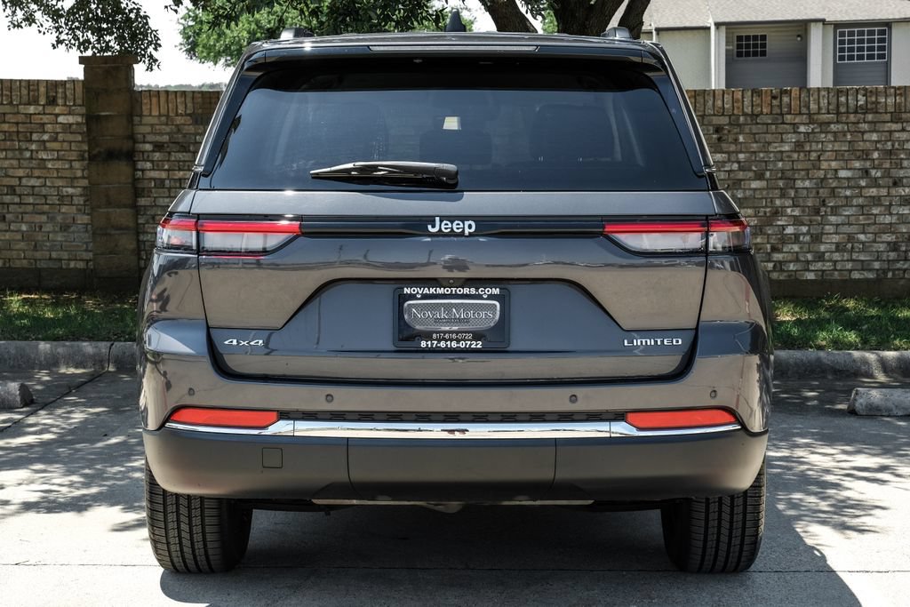 Used 2023 Jeep Grand Cherokee Limited AWD/4WD image 18