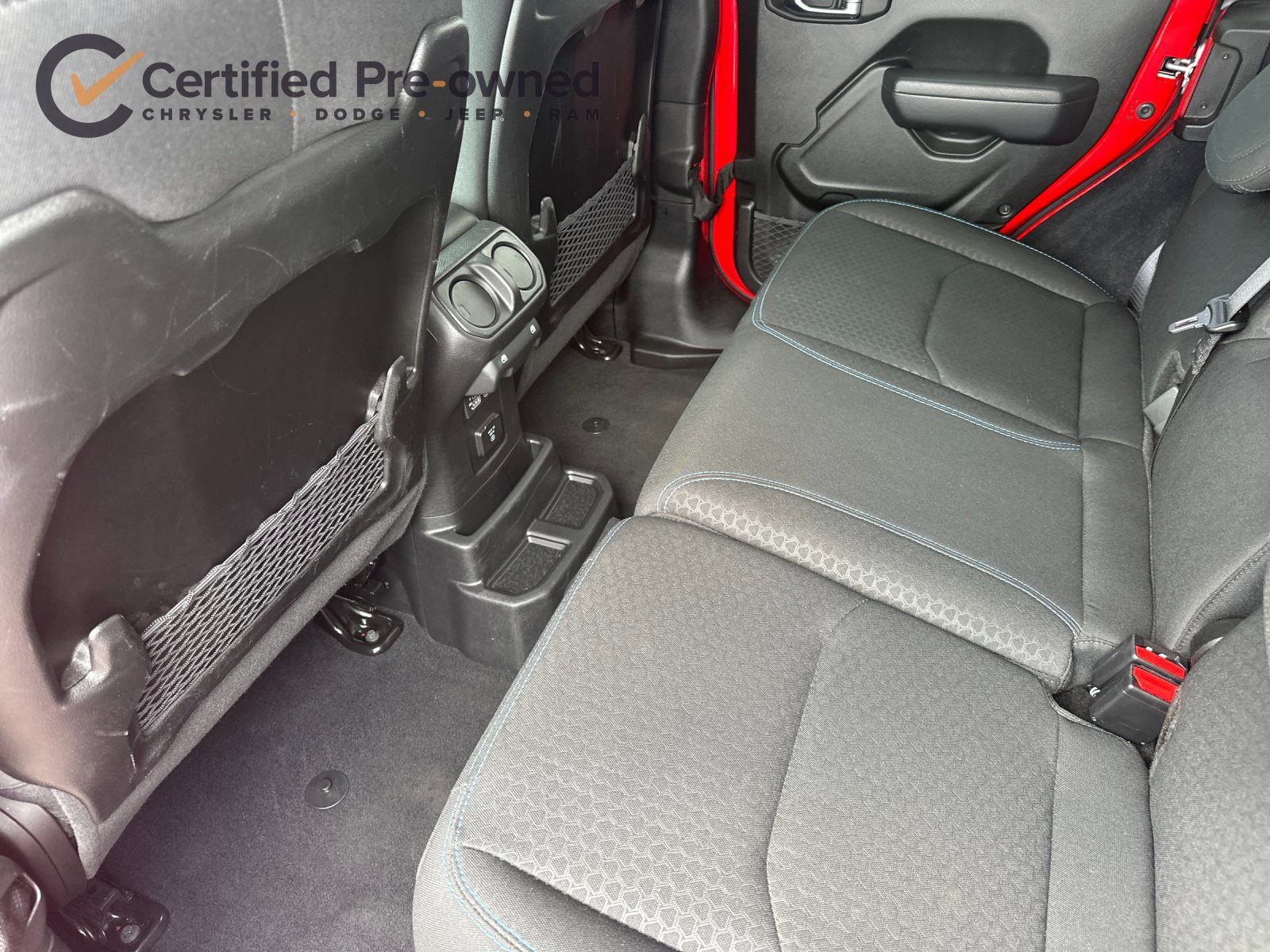 Certified 2025 Jeep Wrangler Unlimited Rubicon 4xe w/ Convenience Group AWD/4WD image 13