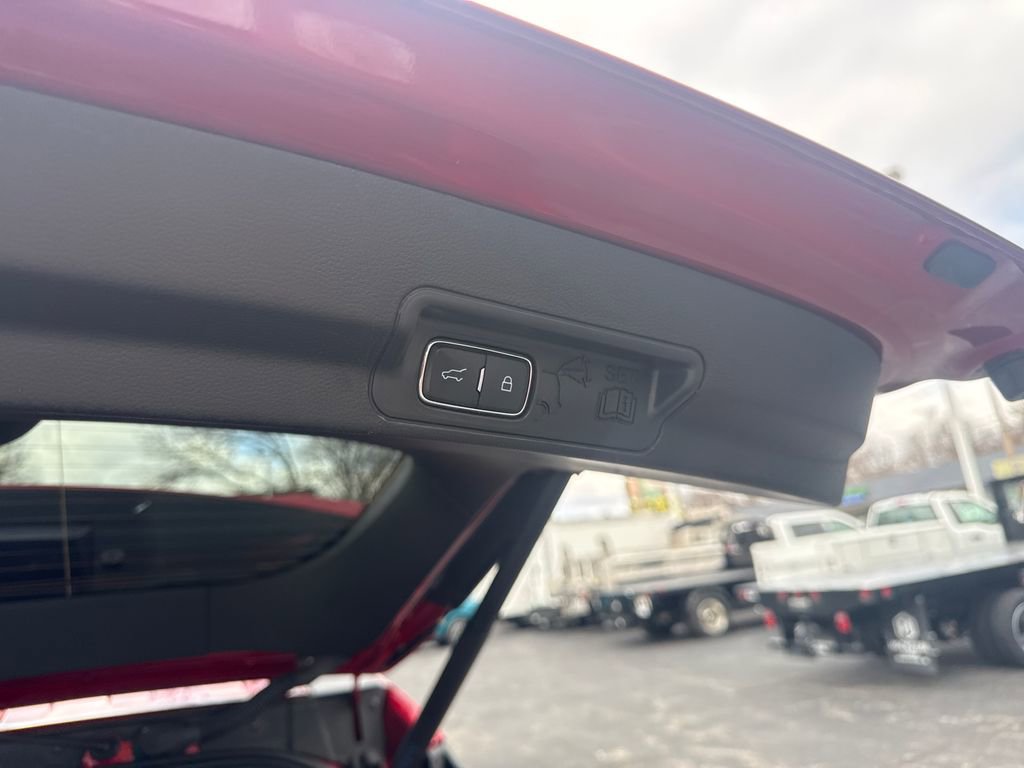 Used 2025 Ford Explorer ST image 15