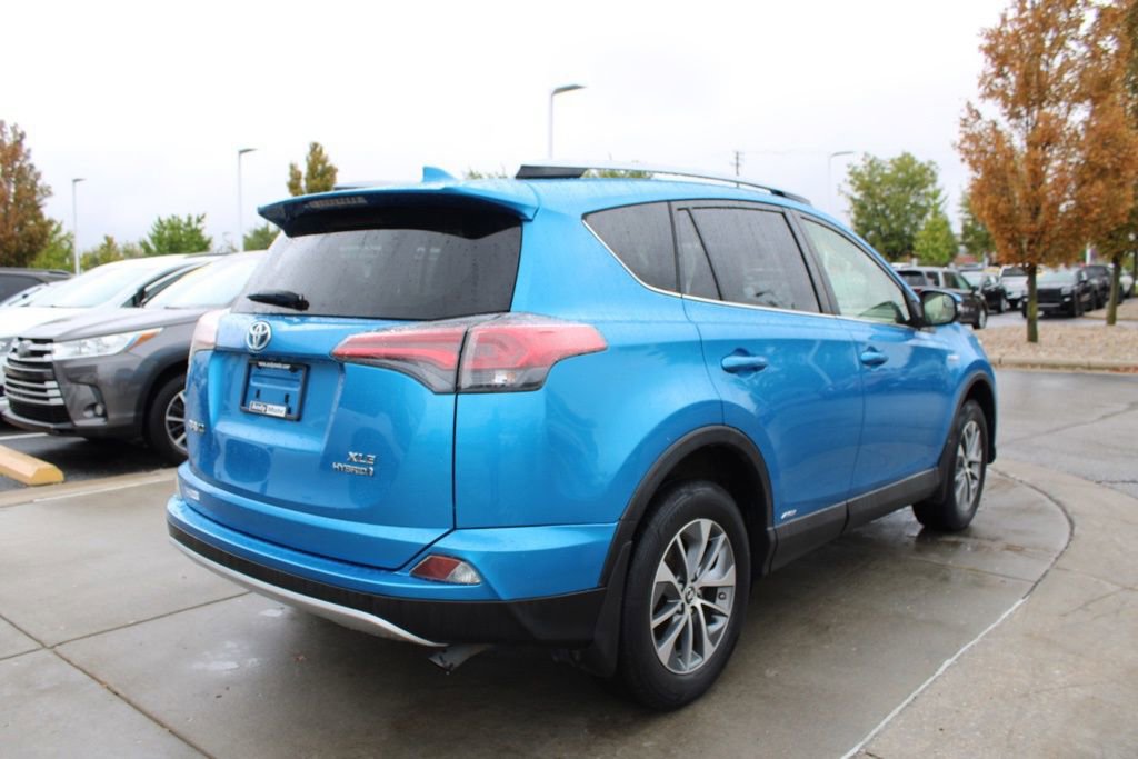 Used 2017 Toyota RAV4 XLE image 7