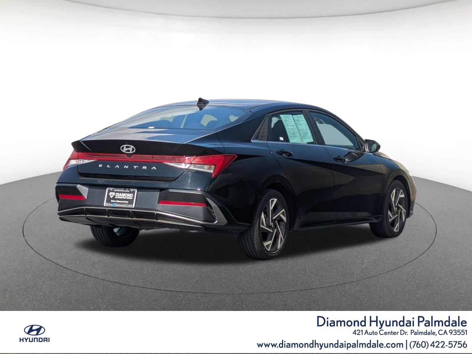 Certified 2025 Hyundai Elantra SEL FWD image 8