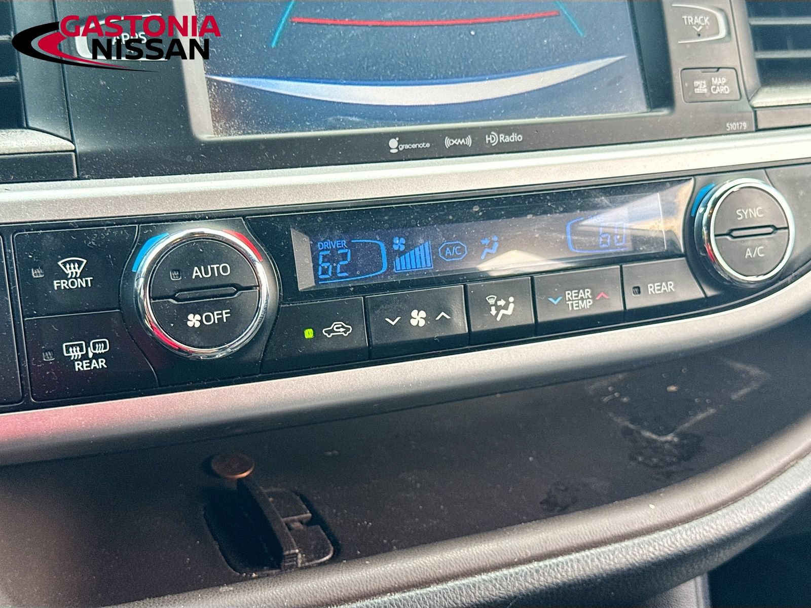 Used 2018 Toyota Highlander XLE FWD image 18