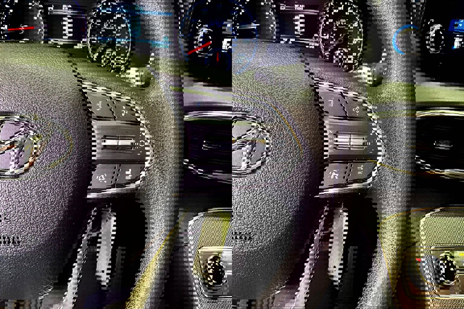 Used 2023 Hyundai Santa Fe SE image 12