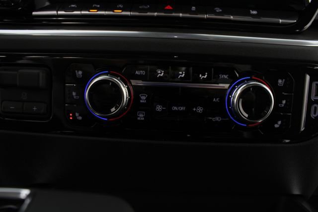 New 2026 GMC Sierra 1500 SLT image 7