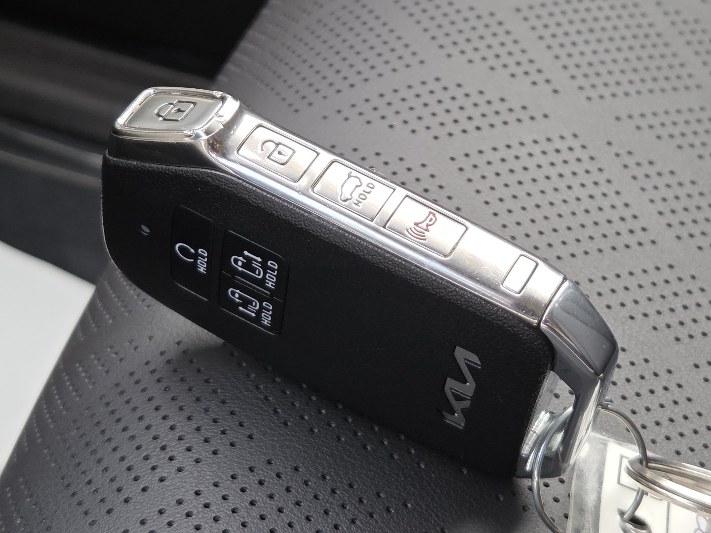 Used 2024 Kia Carnival EX FWD image 34