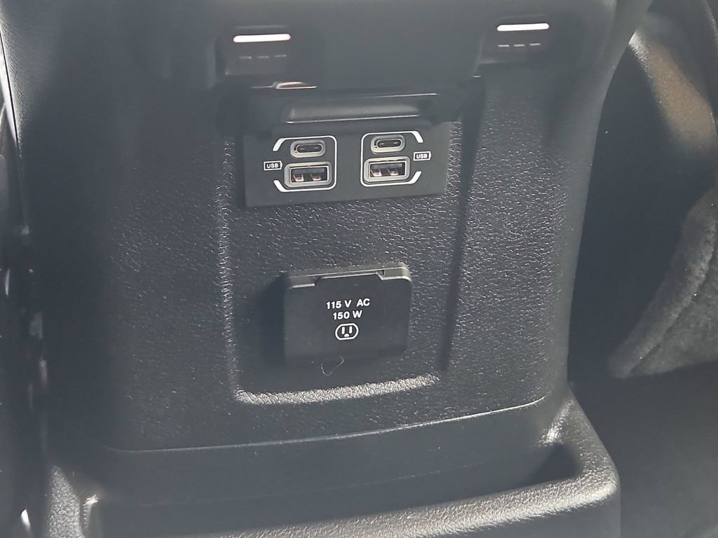 Used 2023 Jeep Wrangler Unlimited Sahara w/ Cold Weather Group AWD/4WD image 23
