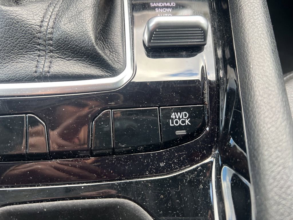 Used 2025 Jeep Compass Limited AWD/4WD image 23