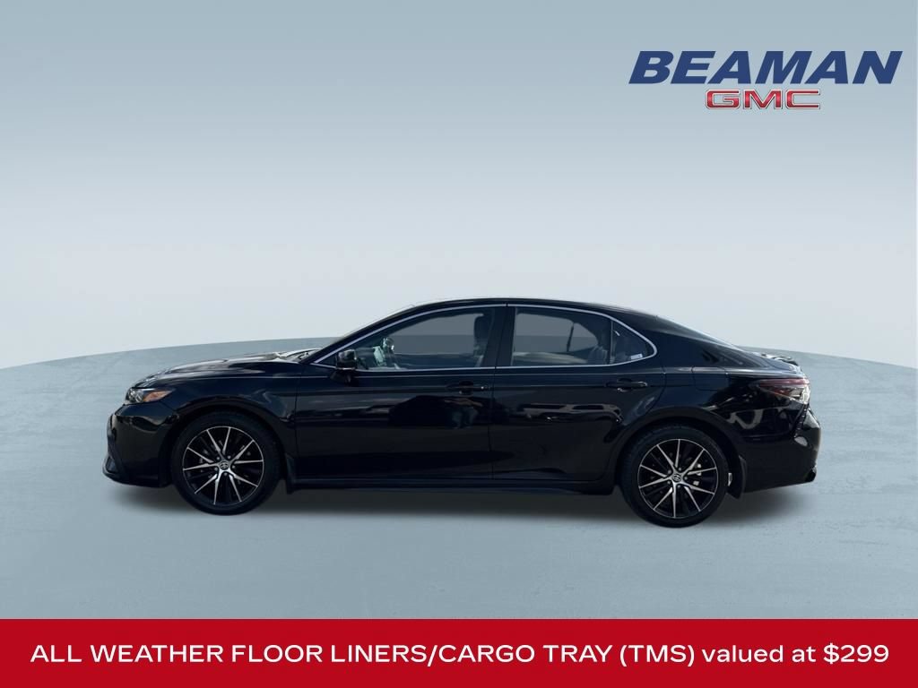 Used 2024 Toyota Camry SE w/ Convenience Package FWD image 4
