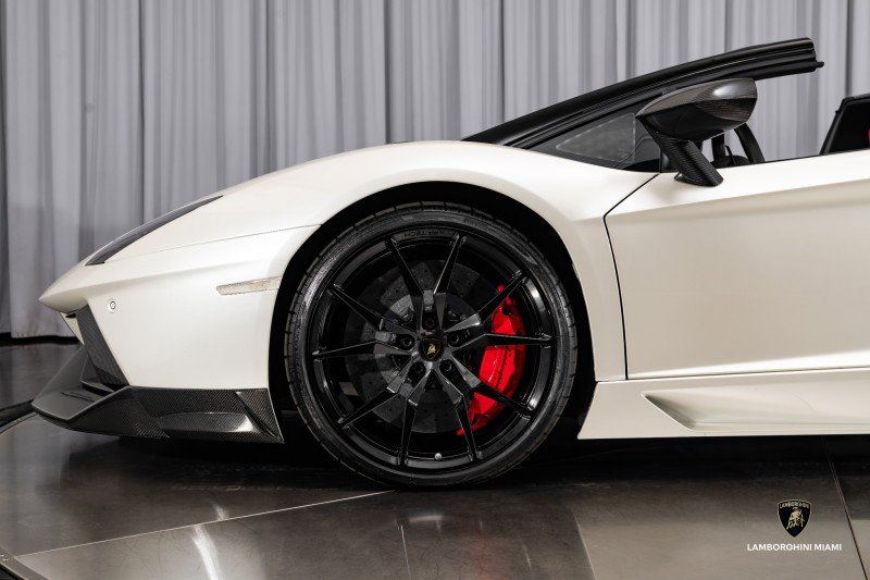 Used 2016 Lamborghini Aventador LP 700-4 image 27