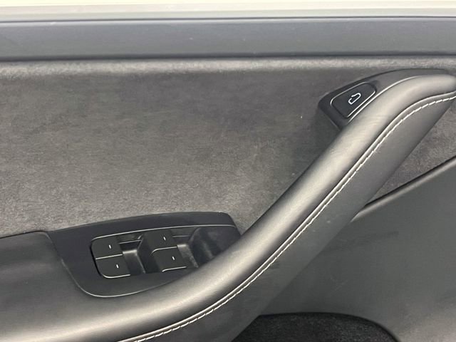 Used 2023 Tesla Model Y 2WD image 9