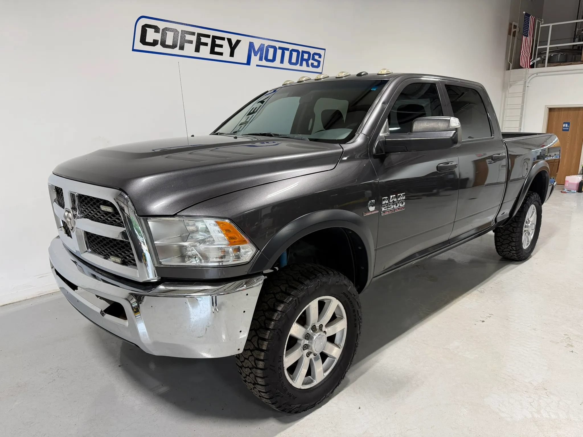 Used 2018 RAM 2500 Tradesman w/ Chrome Appearance Group AWD/4WD image 2
