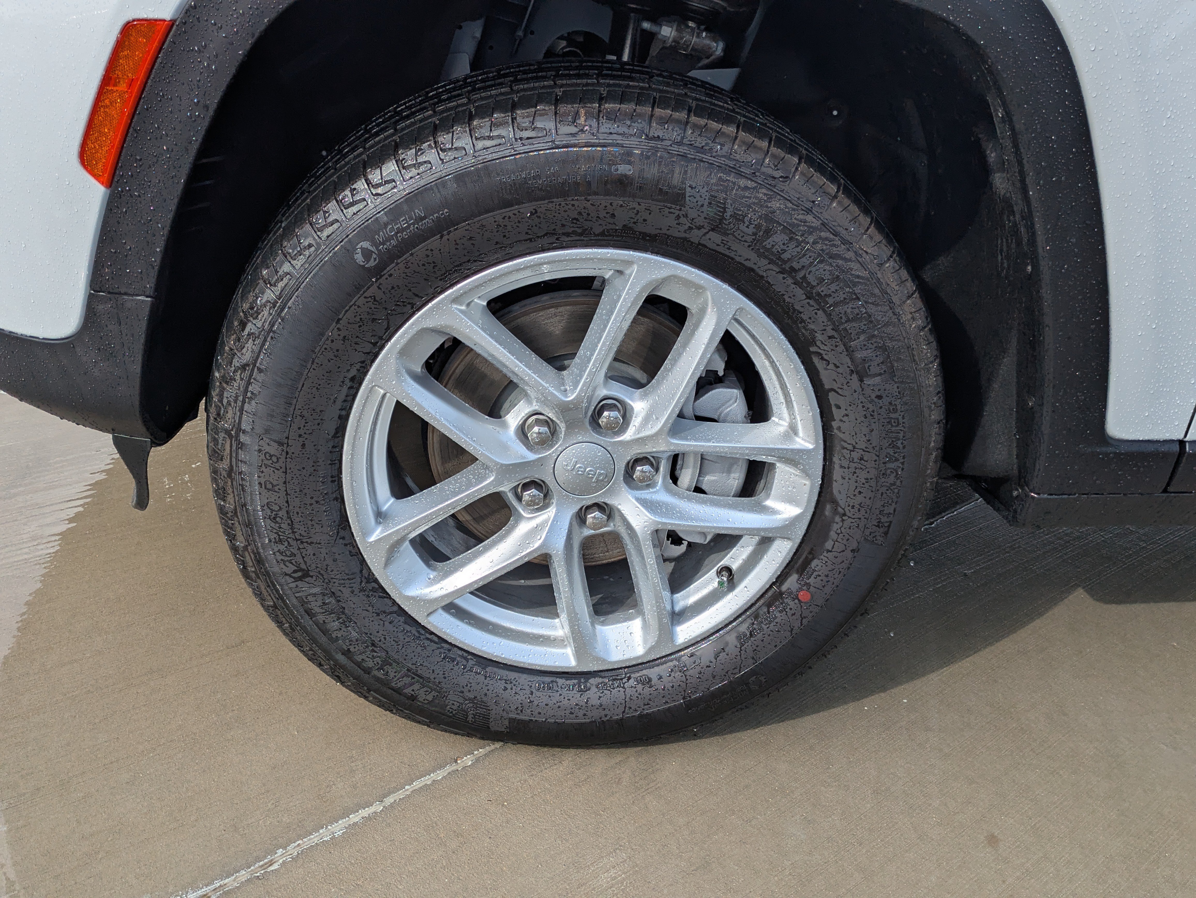 New 2026 Jeep Grand Cherokee Laredo RWD image 9