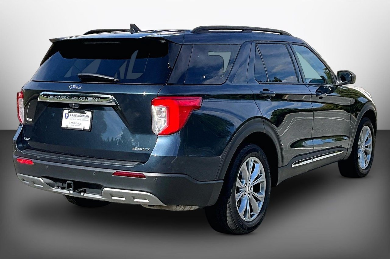 Used 2023 Ford Explorer XLT w/ Equipment Group 202A AWD/4WD image 8