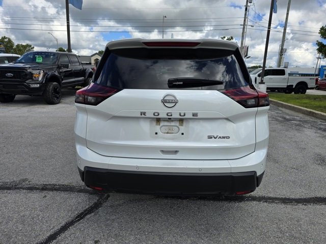 Used 2024 Nissan Rogue SV image 4