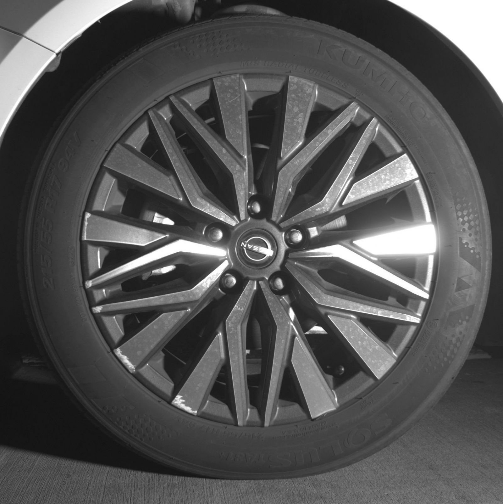 Used 2025 Nissan Altima 2.5 SV FWD image 15