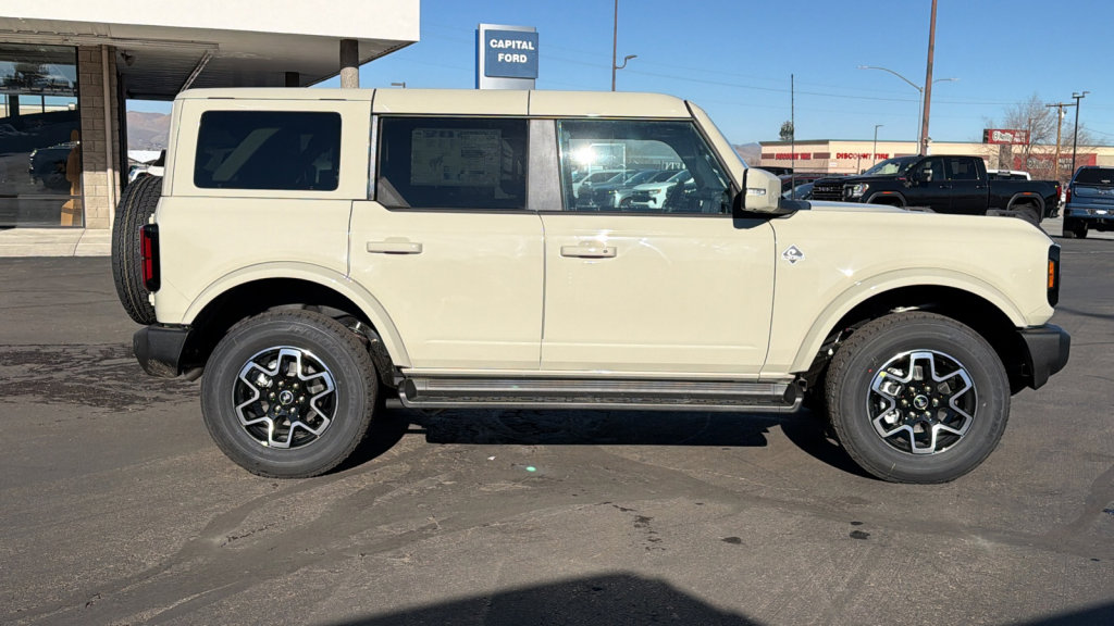 New 2025 Ford Bronco Outer Banks image 2