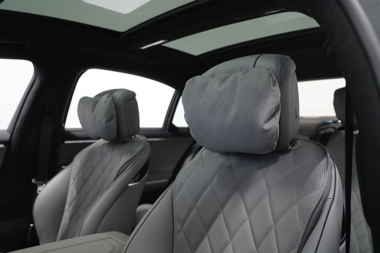 New 2026 Mercedes-Benz S 580 4MATIC Sedan image 16