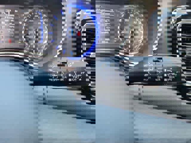 Used 2020 Chrysler Voyager Lxi FWD image 25