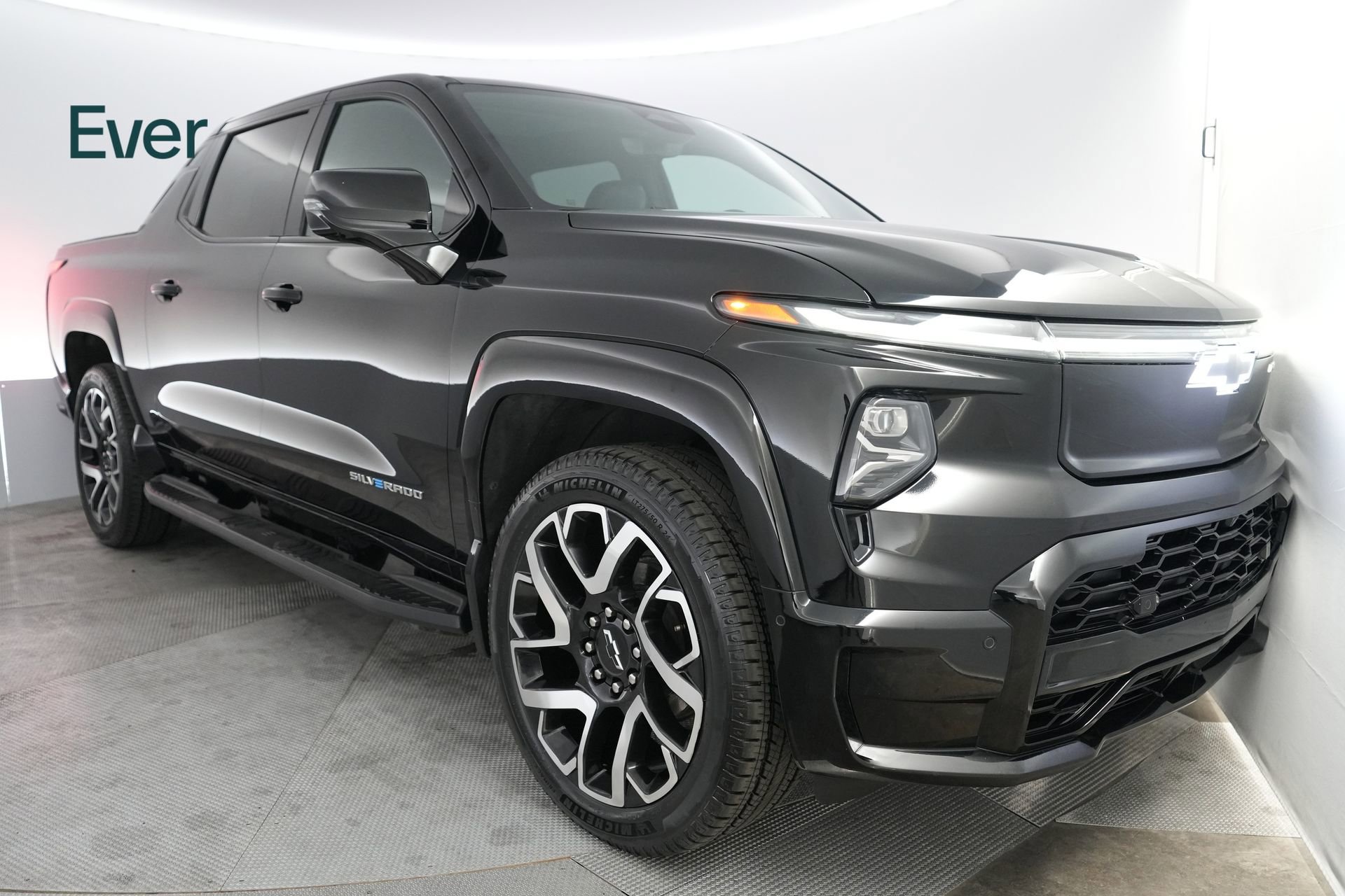 Used 2024 Chevrolet Silverado EV RST image 2