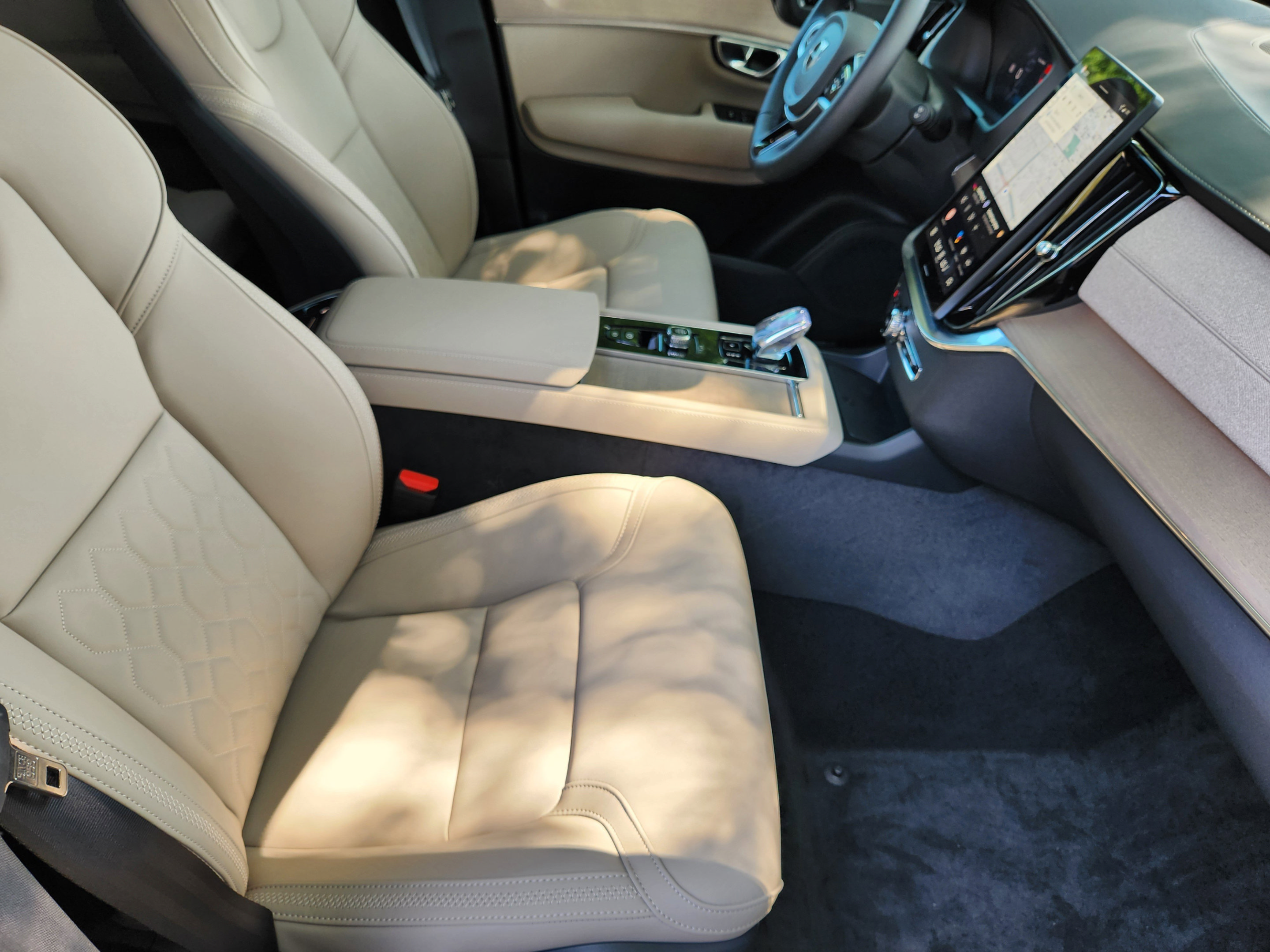 Used 2026 Volvo XC90 B6 Plus w/ Protection Package Premier AWD/4WD image 11