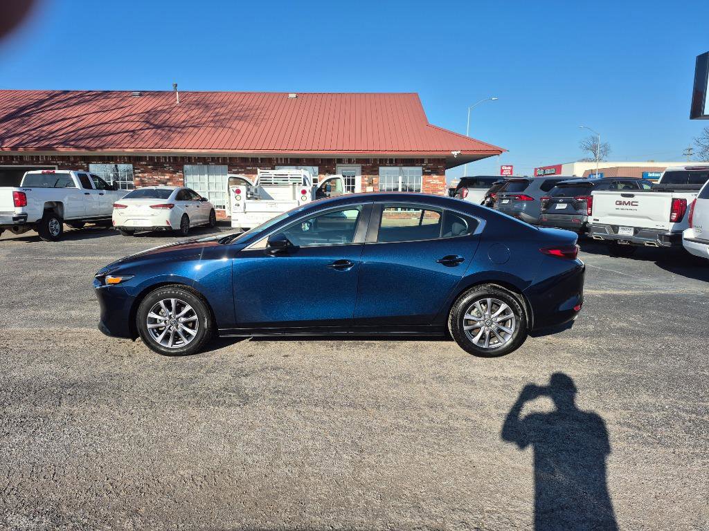Used 2022 MAZDA MAZDA3 Sedan FWD image 4
