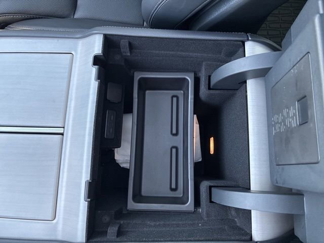 New 2025 Lincoln Navigator L Reserve w/ Jet Appearance Package image 17