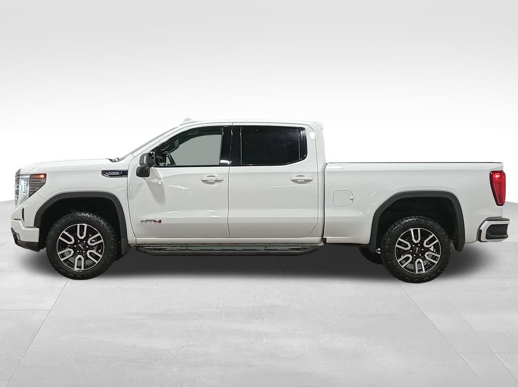 Used 2024 GMC Sierra 1500 AT4 w/ Technology Package AWD/4WD image 9