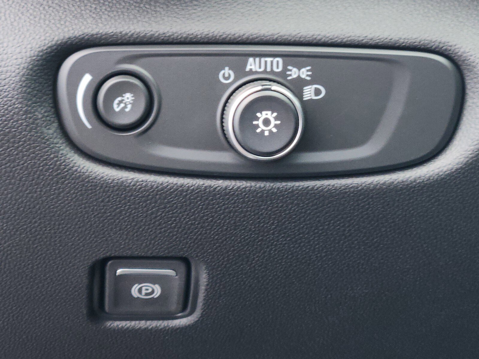 New 2025 Chevrolet Blazer LT image 15