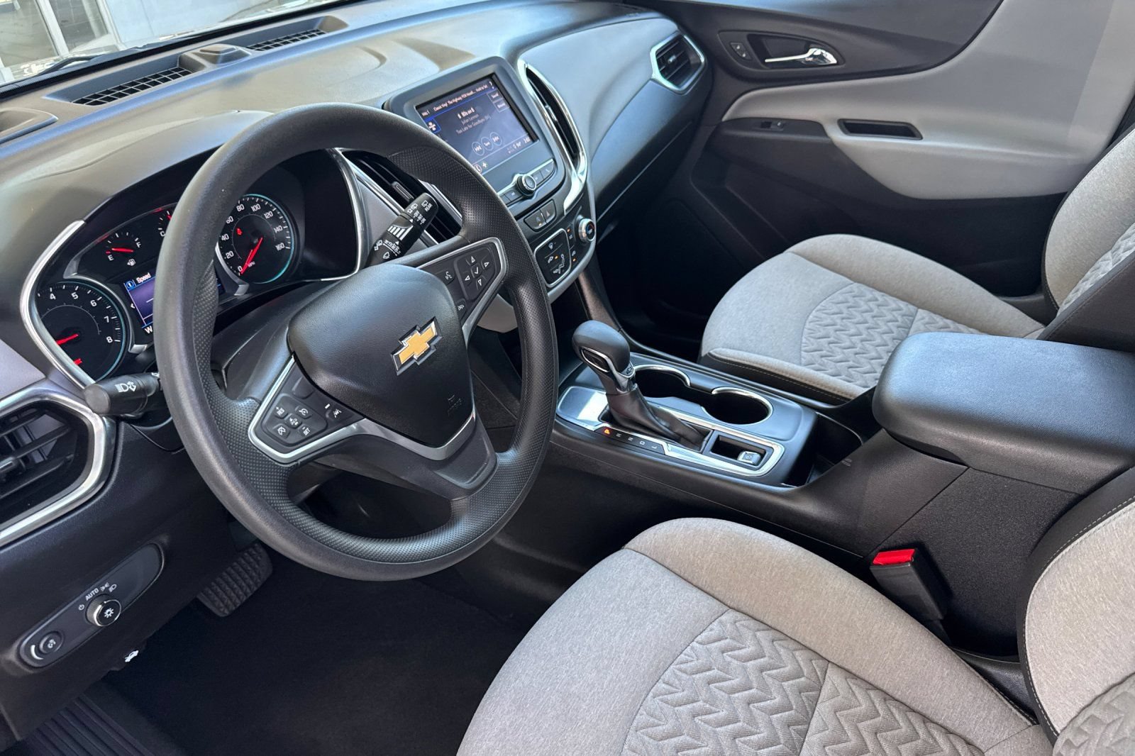 Used 2022 Chevrolet Equinox LT FWD image 9