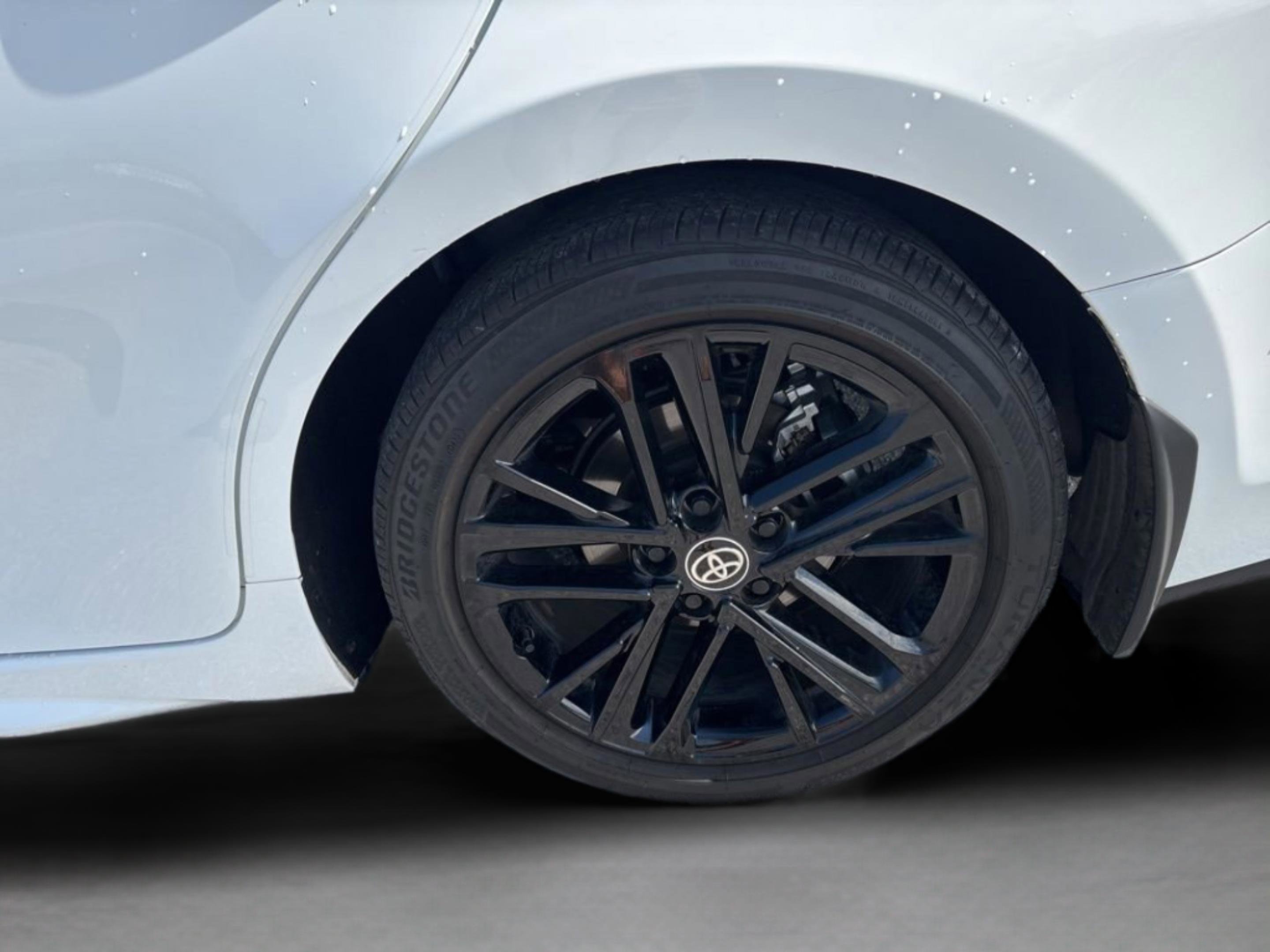 Used 2025 Toyota Camry SE image 44