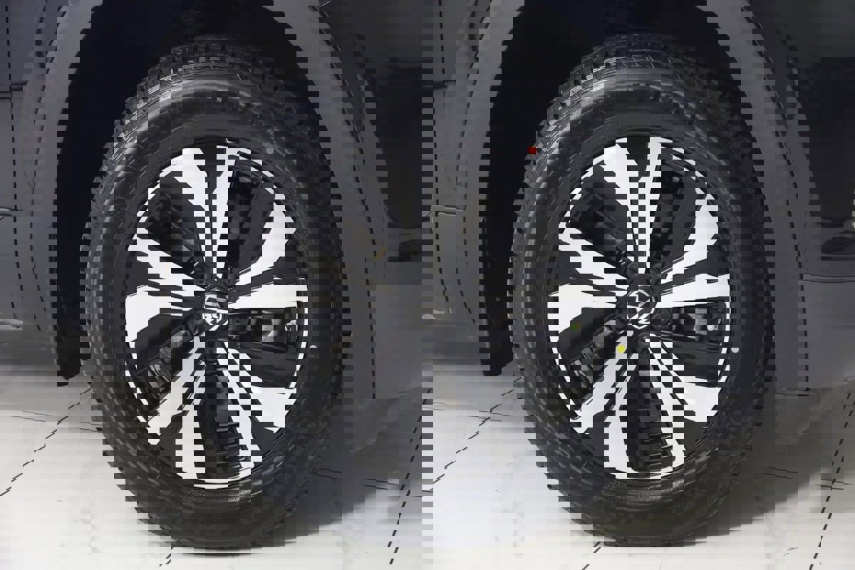 Used 2024 Volkswagen Atlas SE image 15