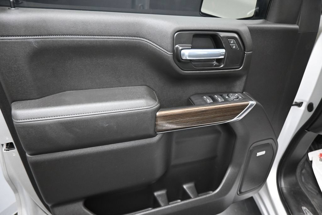 Used 2021 Chevrolet Silverado 1500 LT Trail Boss w/ Convenience Package II AWD/4WD image 2