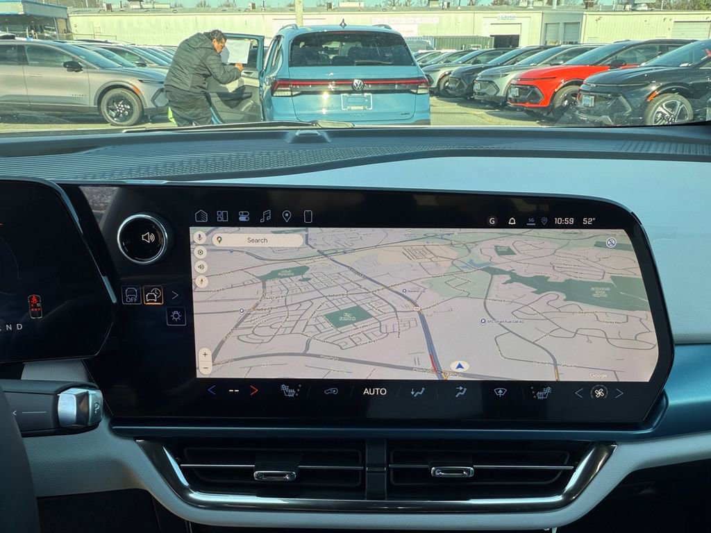 New 2026 Chevrolet Equinox EV LT image 16