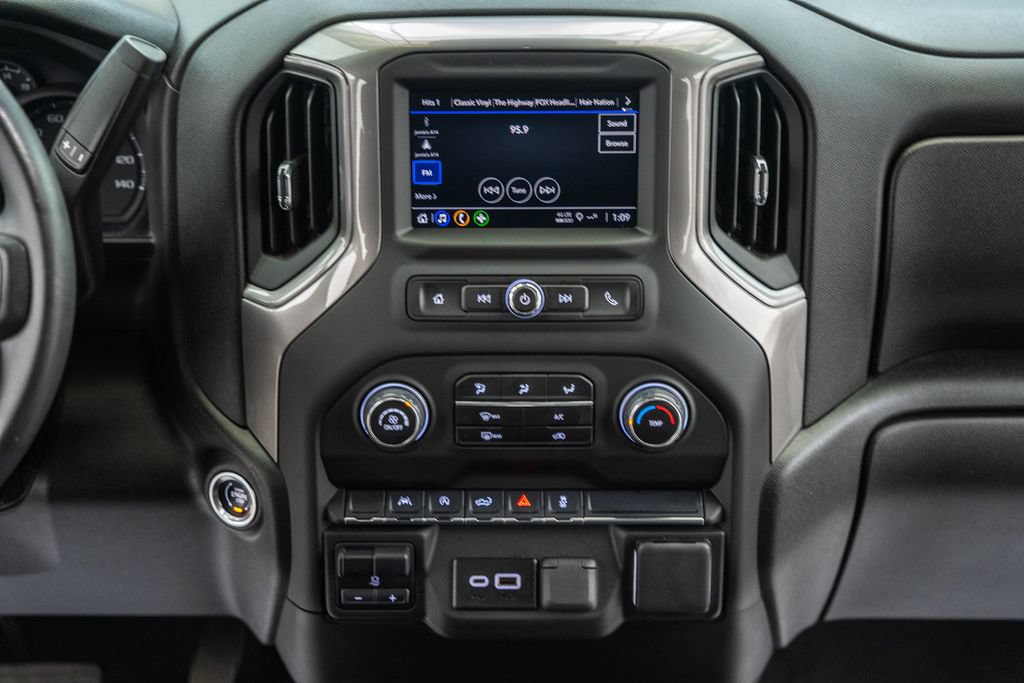 Used 2025 Chevrolet Silverado 1500 Custom w/ Turbomax Blackout Package AWD/4WD image 24