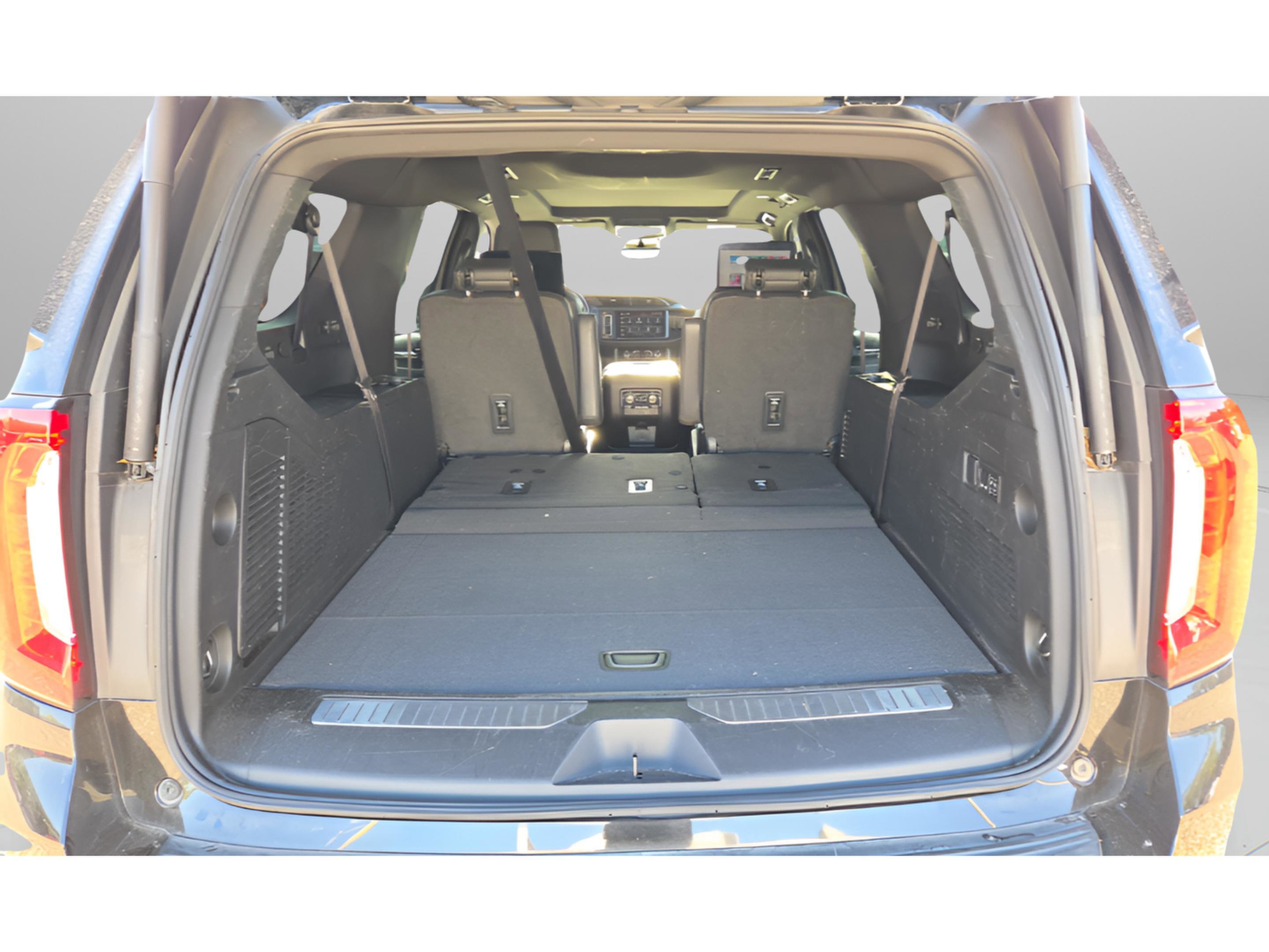 Used 2023 GMC Yukon XL Denali w/ Denali Reserve Package image 15