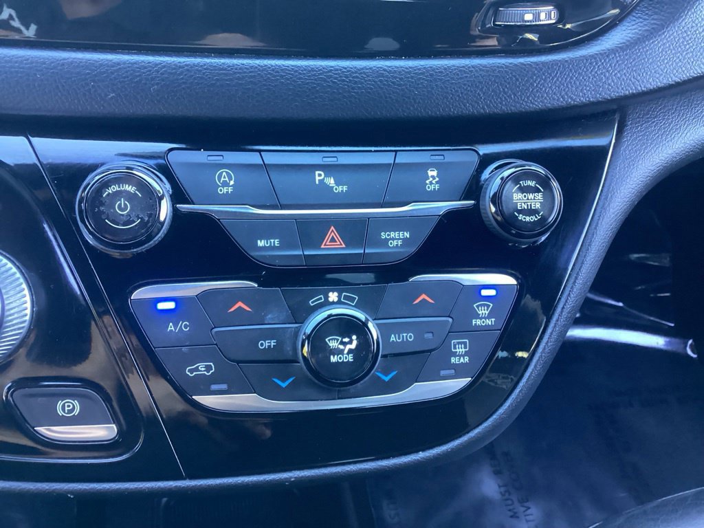 Used 2019 Chrysler Pacifica Touring-L w/ S Appearance Package FWD image 26