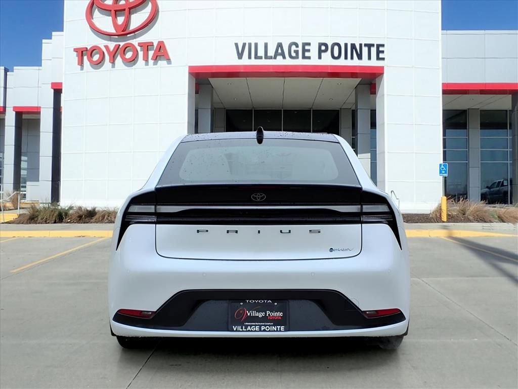 New 2026 Toyota Prius Plug-In Hybrid FWD image 4
