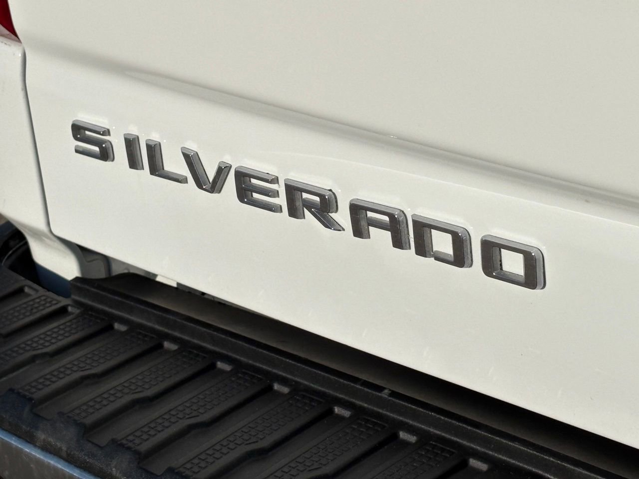 Used 2025 Chevrolet Silverado 1500 LT image 10