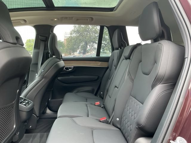 Certified 2025 Volvo XC90 B5 Plus AWD/4WD image 31