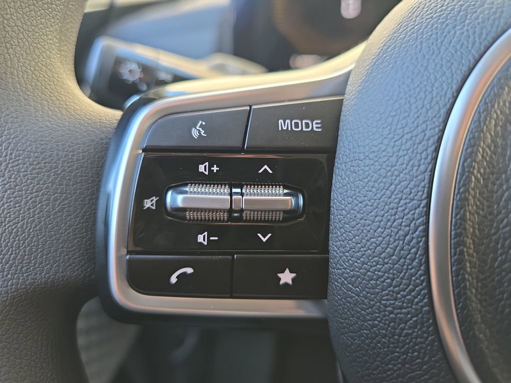 New 2026 Kia Carnival LX image 11