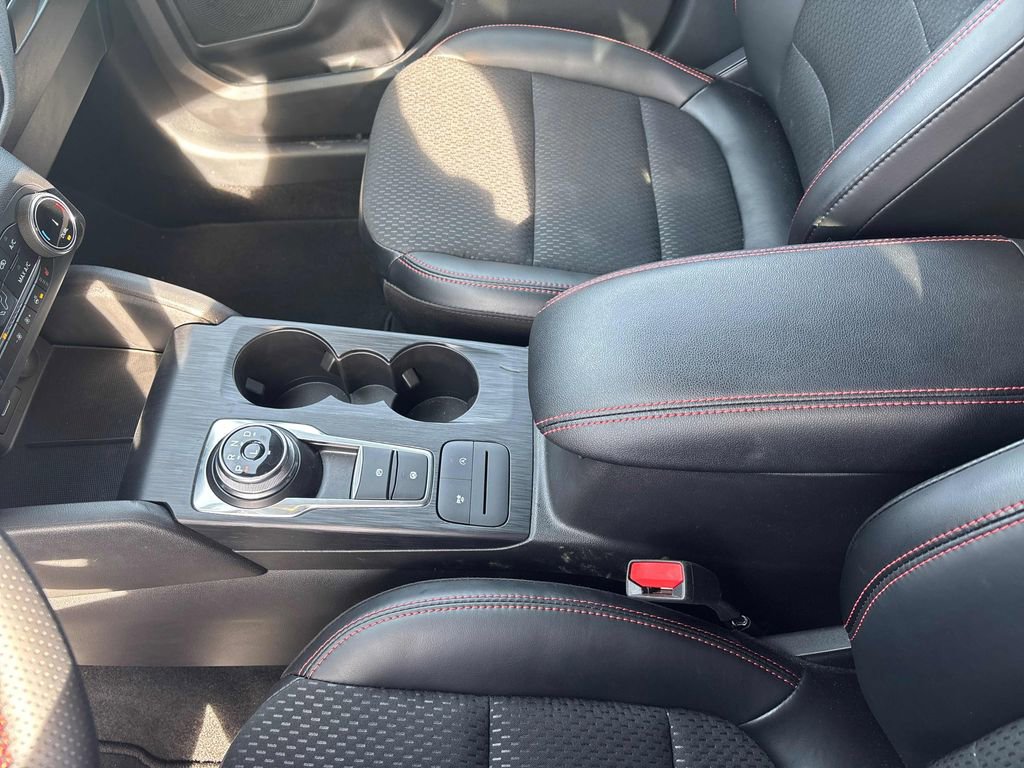 Used 2025 Ford Escape ST-Line w/ Cold Weather Package image 30