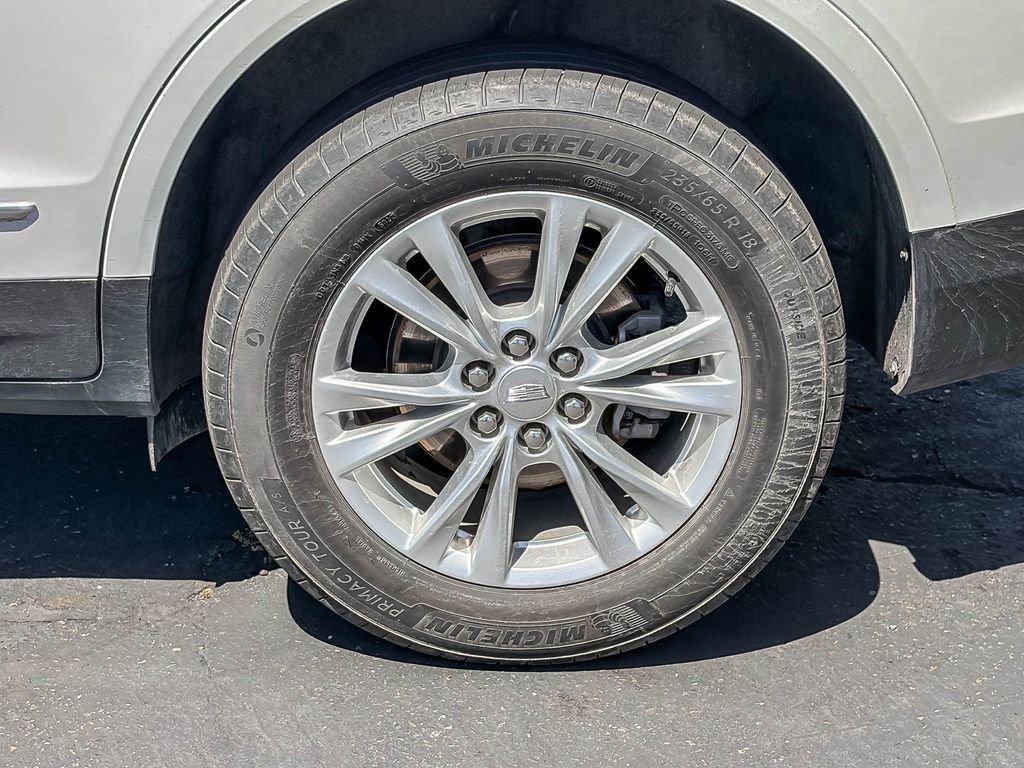 Used 2023 Cadillac XT5 Luxury w/ LPO, Floor Liner Package AWD/4WD image 5