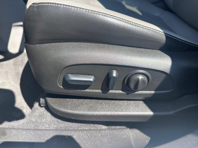 Used 2022 GMC Terrain SLT AWD/4WD image 13