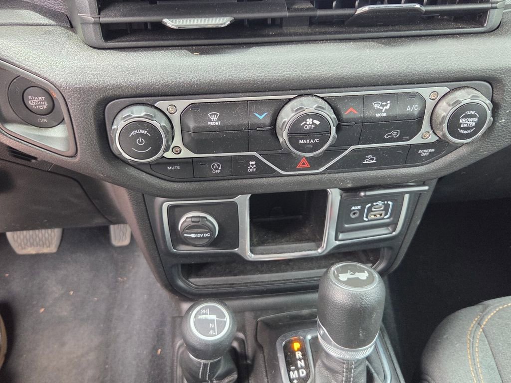 Used 2024 Jeep Wrangler Sport image 19