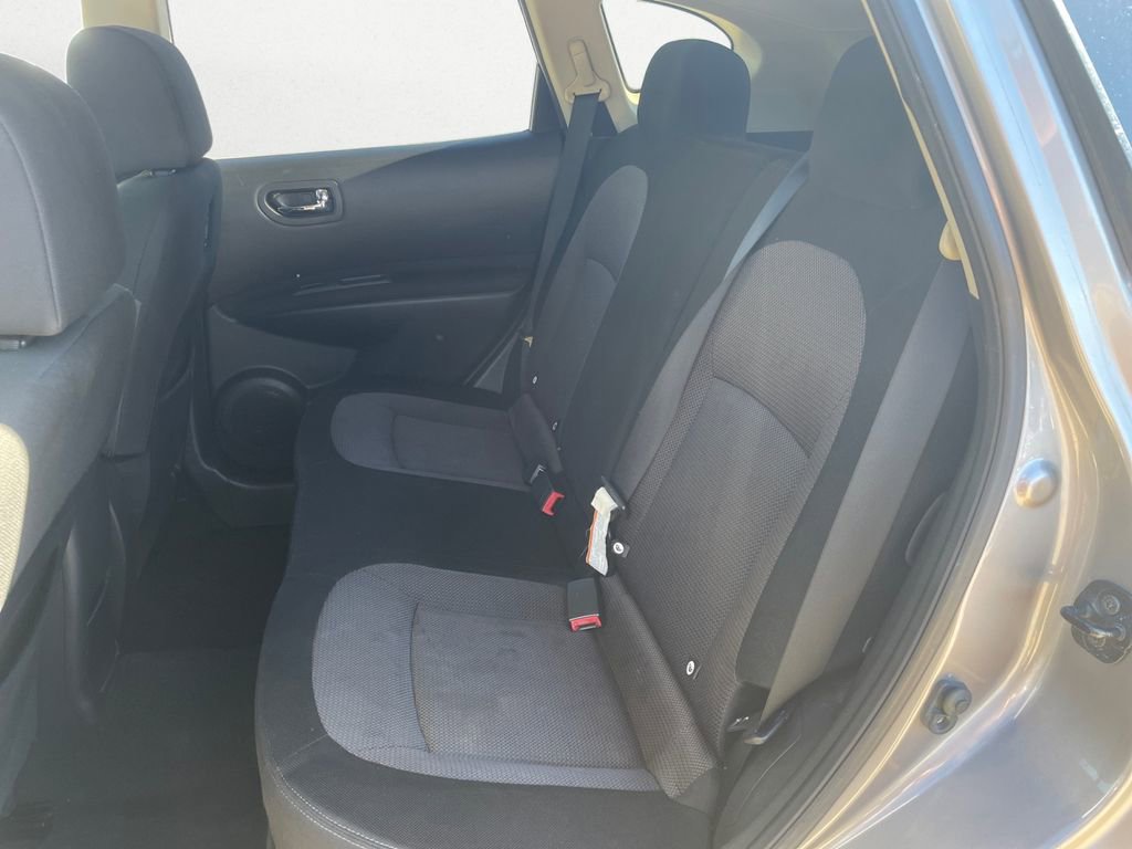 Used 2011 Nissan Rogue SV w/ Premium Pkg image 16