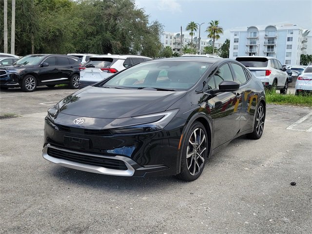 Used 2024 Toyota Prius Prime Premium image 2