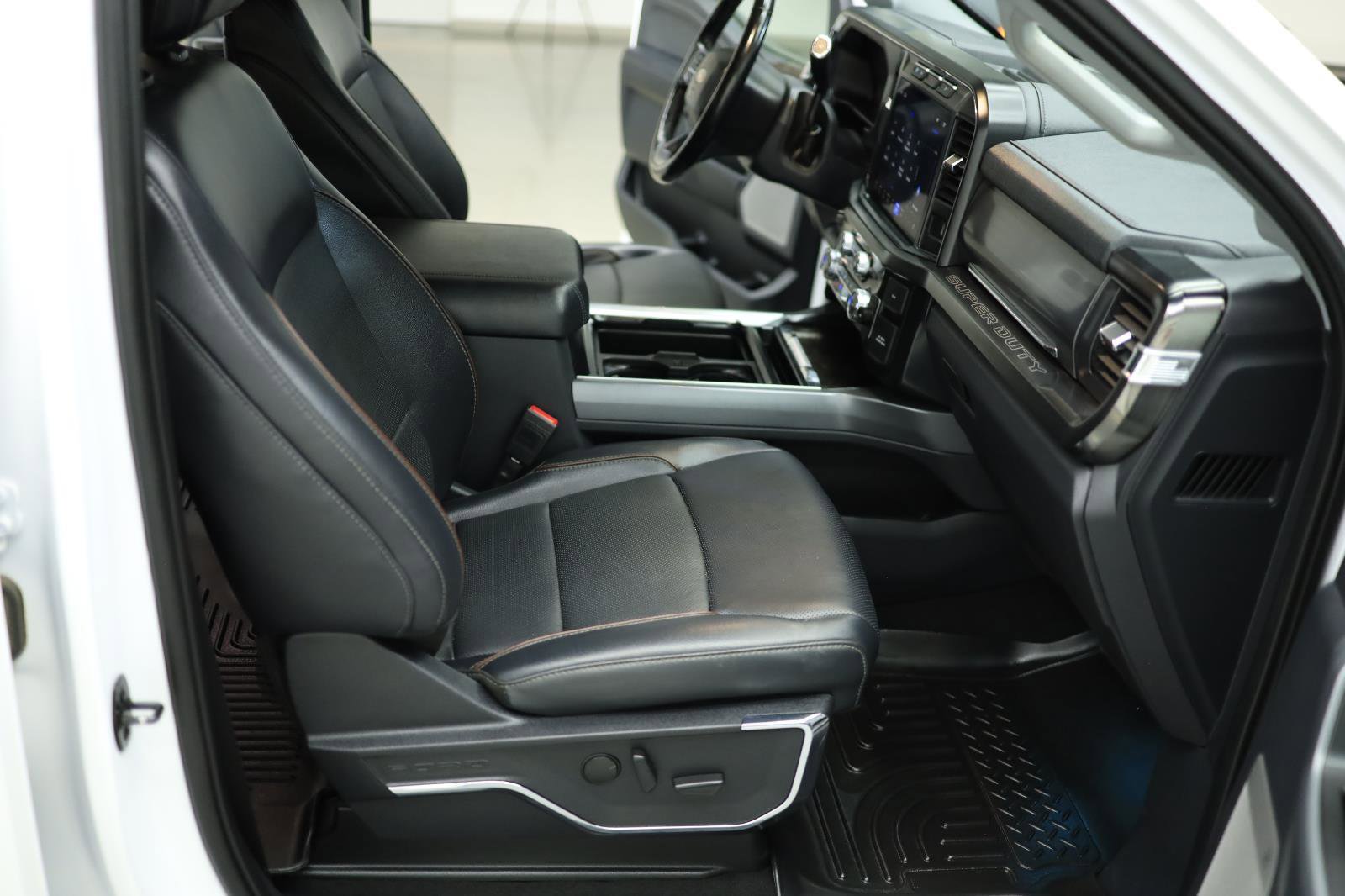 Used 2023 Ford F350 Lariat image 62