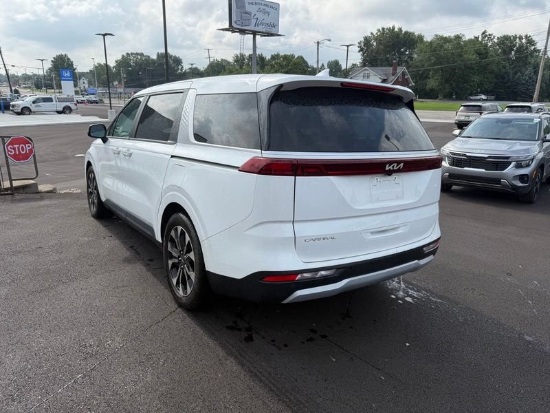 Certified 2023 Kia Carnival EX FWD image 6
