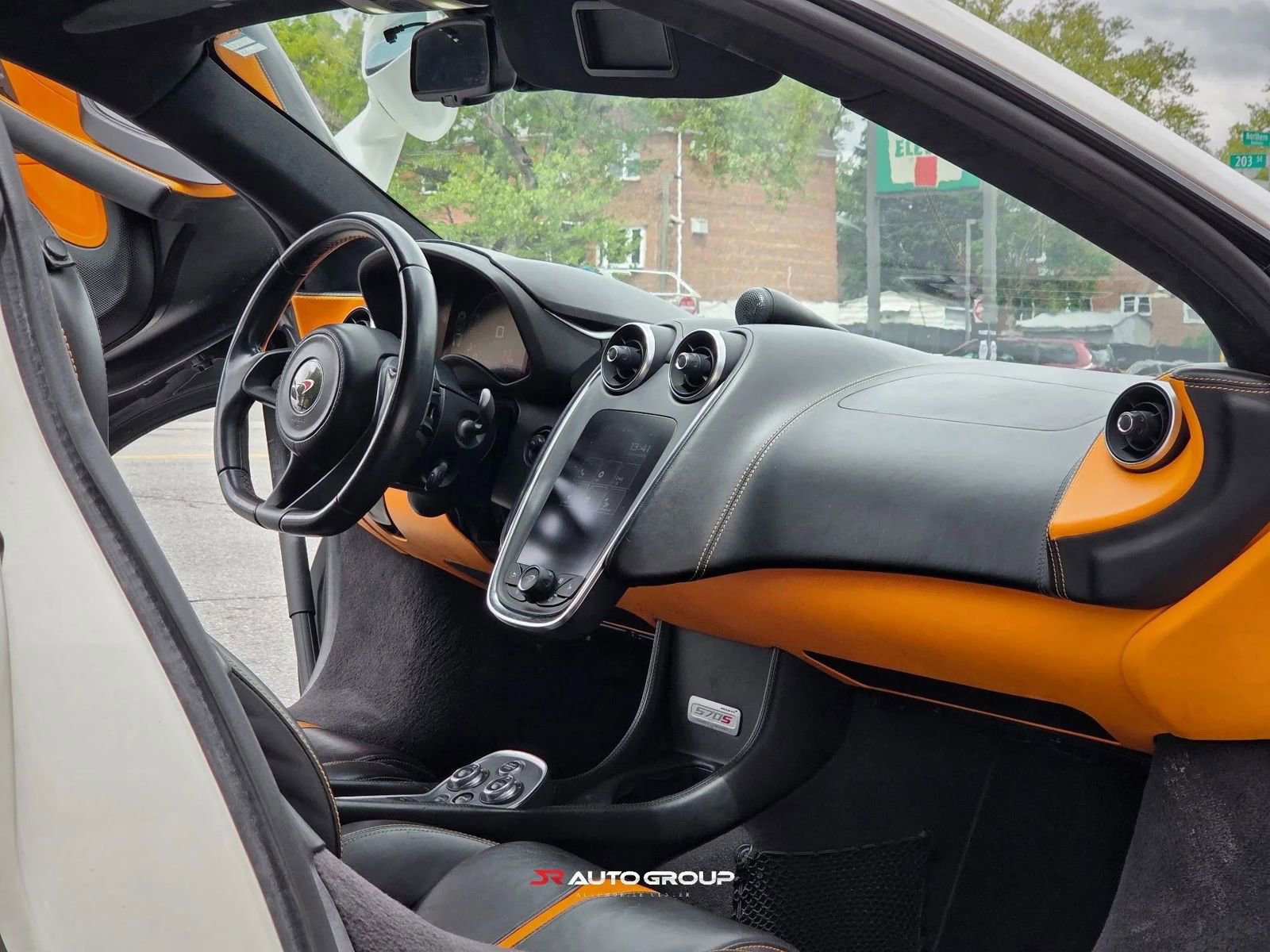 Used 2016 McLaren 570S Coupe RWD image 16